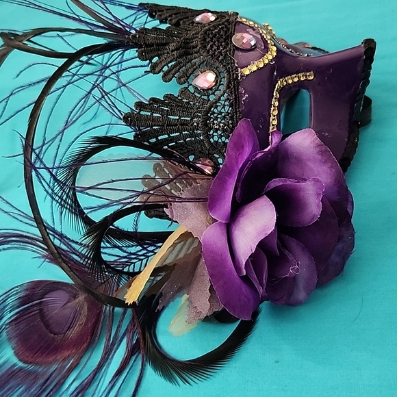 Handmade Custom Mardi Gras Mask - Picture 3 of 9